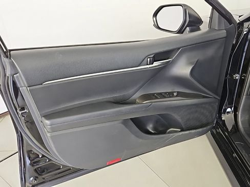 Used 2021 Toyota Camry LE FWD image 11