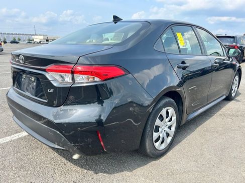 Used 2020 Toyota Corolla LE w/ LE Convenience Package FWD image 3