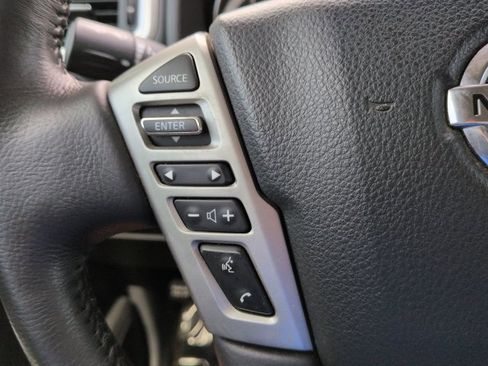 Used 2019 Nissan Titan SV w/ SV Convenience Package RWD image 26