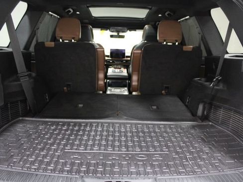 Used 2022 Lincoln Aviator Reserve w/ Equipment Group 201A AWD/4WD image 16