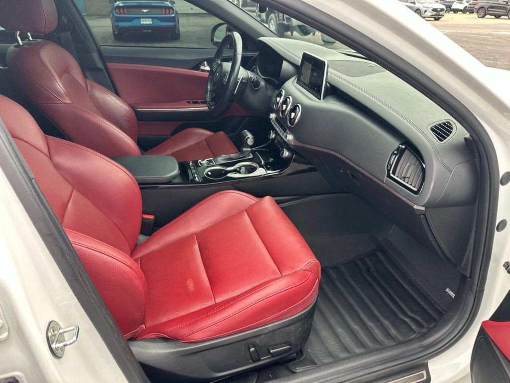 Used 2020 Kia Stinger GT-Line w/ Sun & Sound Package AWD/4WD image 11