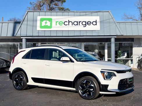 Used 2023 Kia Niro Wind w/ Wind Preserve Package image 4