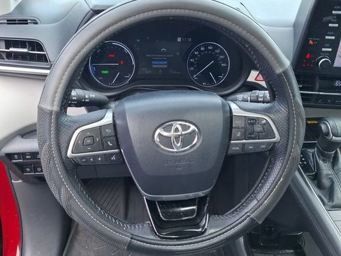 Used 2021 Toyota Sienna Limited AWD/4WD image 12
