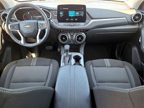 Used 2025 Chevrolet Blazer LT FWD image 14