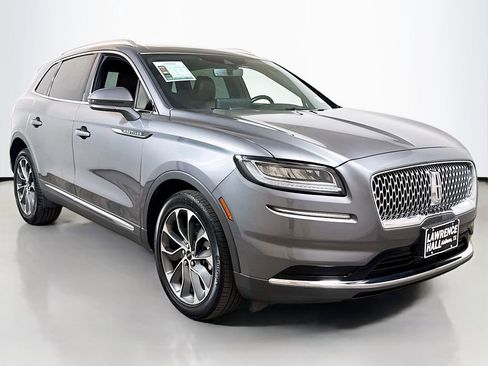 Used 2023 Lincoln Nautilus Reserve w/ Luxury Package AWD/4WD image 3