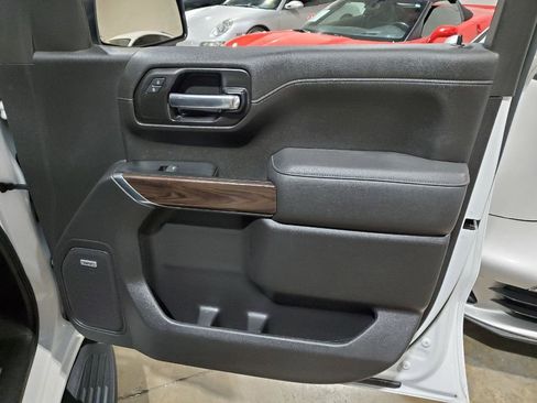 Used 2022 GMC Sierra 1500 SLT image 16
