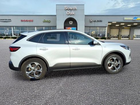 Used 2025 Ford Escape ST-Line Select AWD/4WD image 2
