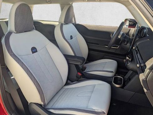 Certified 2025 MINI Cooper 2-Door Hardtop image 19