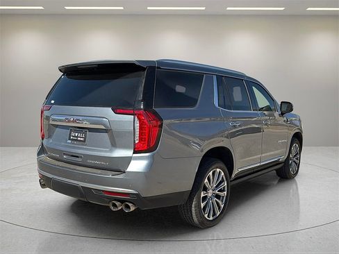 Used 2021 GMC Yukon Denali w/ Denali Premium Package image 5