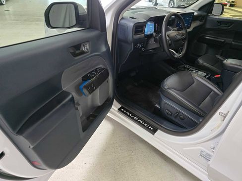 Used 2025 Ford Maverick Lobo AWD/4WD image 22