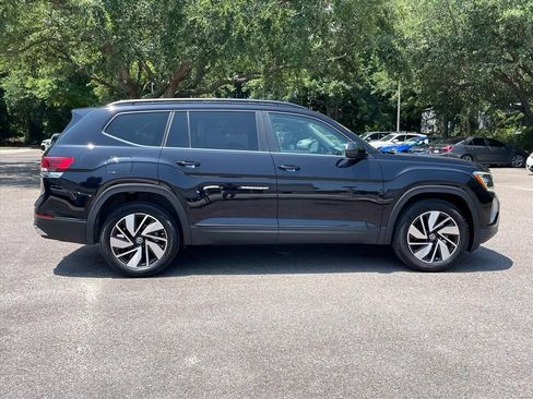 Used 2024 Volkswagen Atlas SE FWD image 2