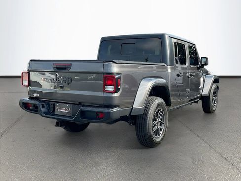Certified 2024 Jeep Gladiator Sport AWD/4WD image 7