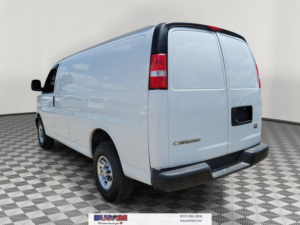 Used 2020 Chevrolet Express 2500 w/ Communications Package RWD image 3