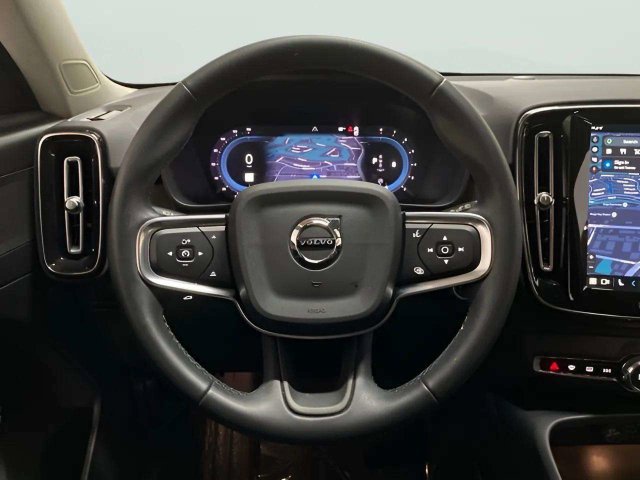 Used 2023 Volvo XC40 B4 Core w/ Convenience Package FWD image 12