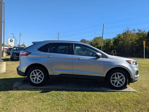 Used 2021 Ford Edge SEL w/ Convenience Package image 2