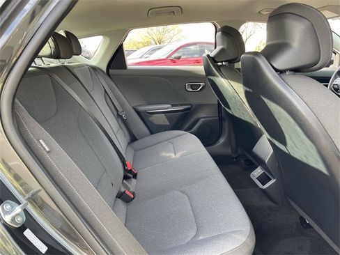 Used 2025 Kia K4 LXS image 27