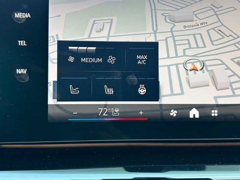 New 2026 BMW X2 xDrive28i w/ Technology Package AWD/4WD image 21