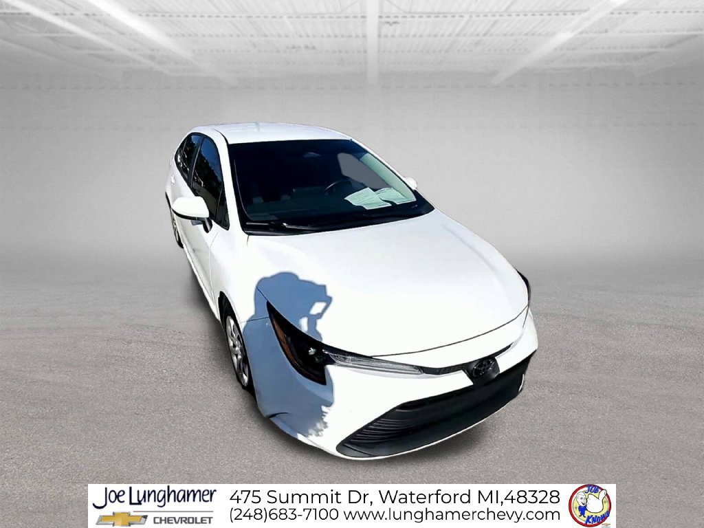 Used 2023 Toyota Corolla LE FWD image 2