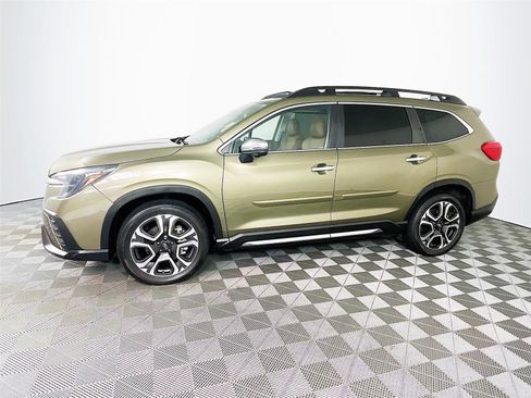 Used 2023 Subaru Ascent Touring image 4