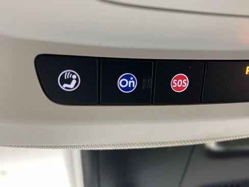 Used 2023 Buick Envision Avenir AWD/4WD image 28