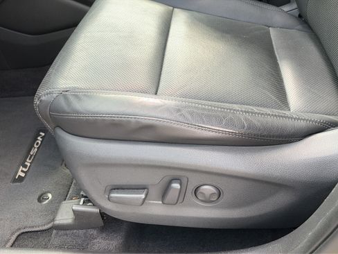 Used 2020 Hyundai Tucson Ultimate w/ Cargo Package FWD image 16