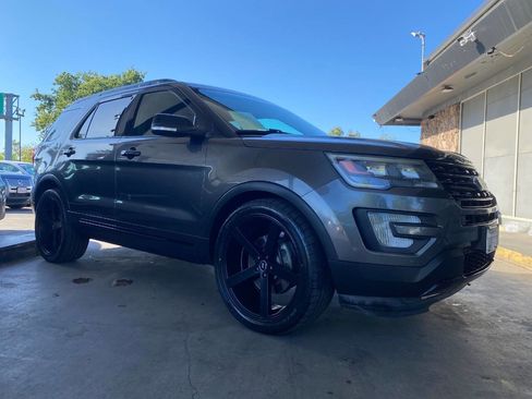 Used 2017 Ford Explorer Sport w/ Equipment Group 401A AWD/4WD image 34