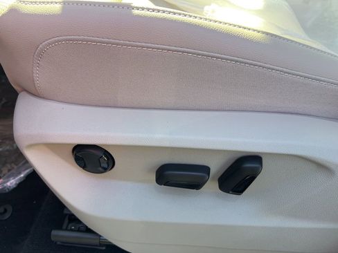 New 2026 Volkswagen Atlas SE image 17