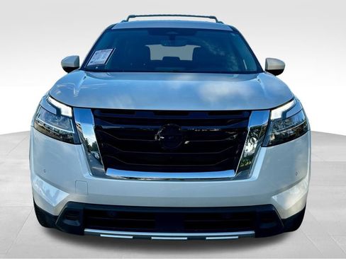 Used 2024 Nissan Pathfinder SL image 8