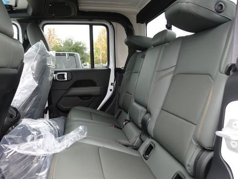 New 2026 Jeep Gladiator Mojave image 24