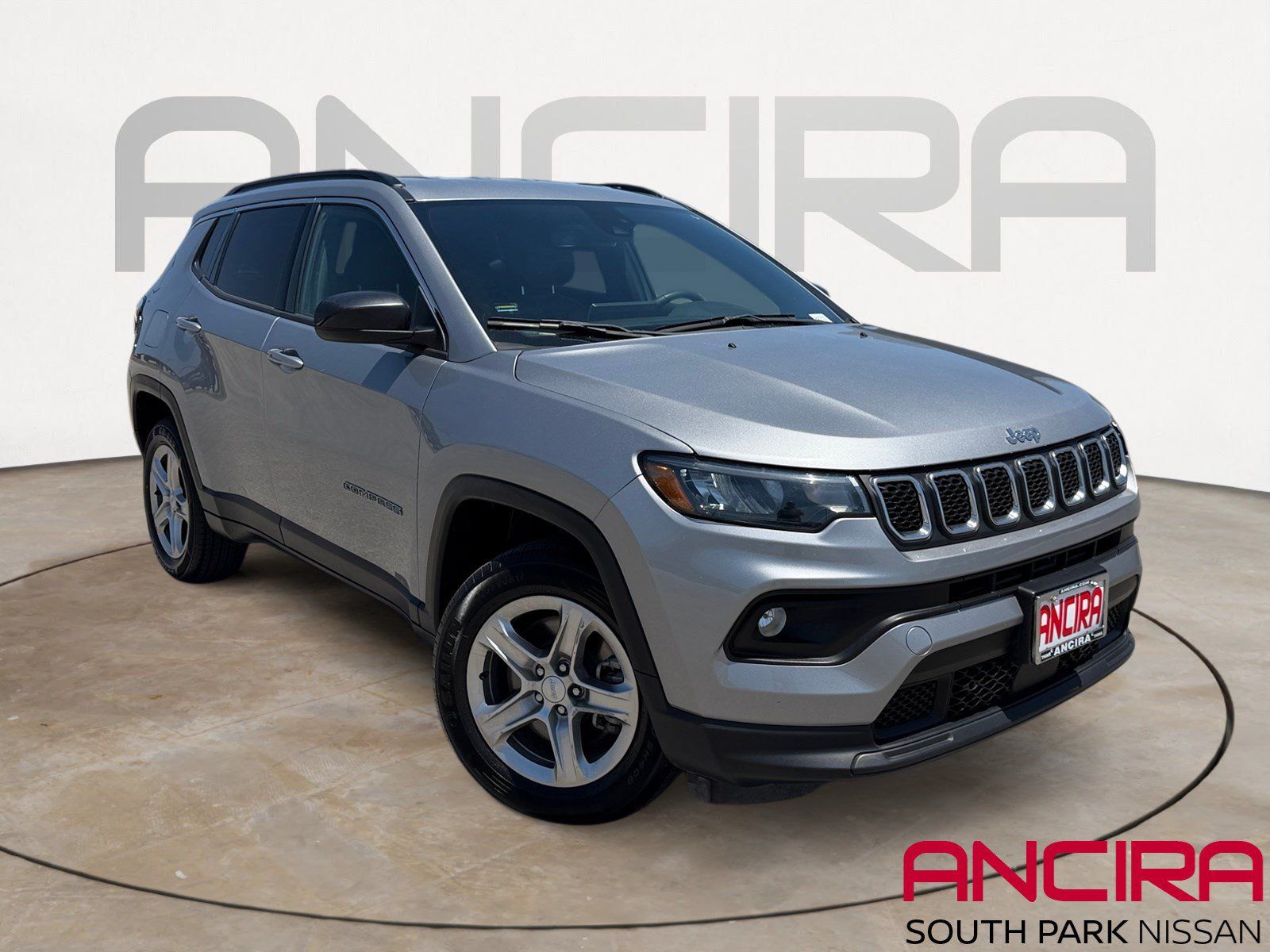 Used 2024 Jeep Compass Latitude AWD/4WD image 1