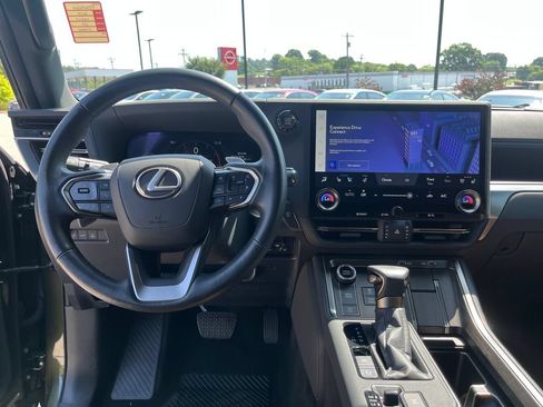 Used 2025 Lexus GX 550 w/ Accessory Package (Z1) AWD/4WD image 24