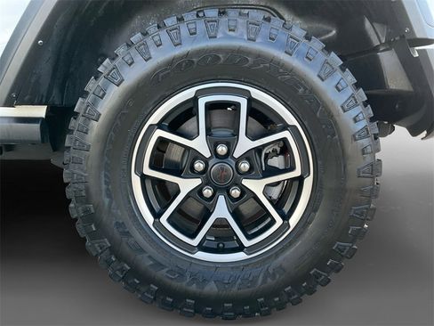 Used 2024 Jeep Wrangler Unlimited Rubicon image 8