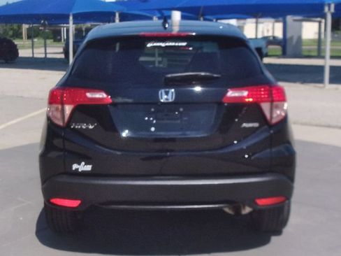 Used 2017 Honda HR-V EX image 11