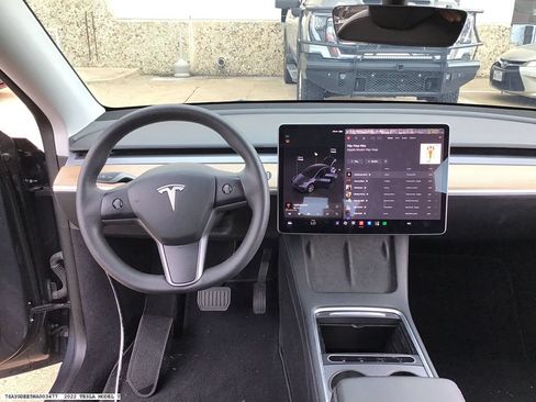 Used 2022 Tesla Model Y Long Range AWD/4WD image 8