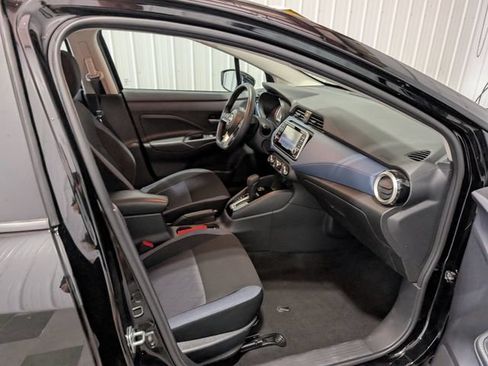 Used 2025 Nissan Versa SV FWD image 27