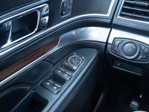 Used 2018 Ford Explorer Limited w/ Equipment Group 301A image 29