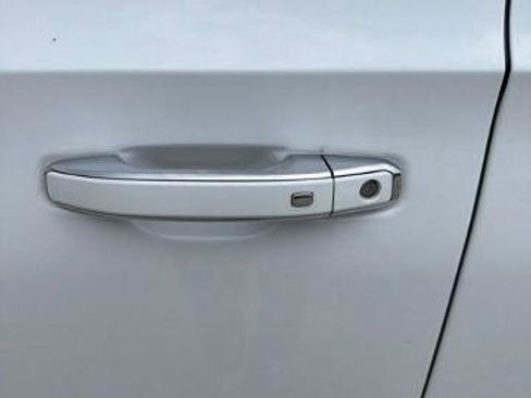 Used 2023 GMC Yukon Denali AWD/4WD image 7
