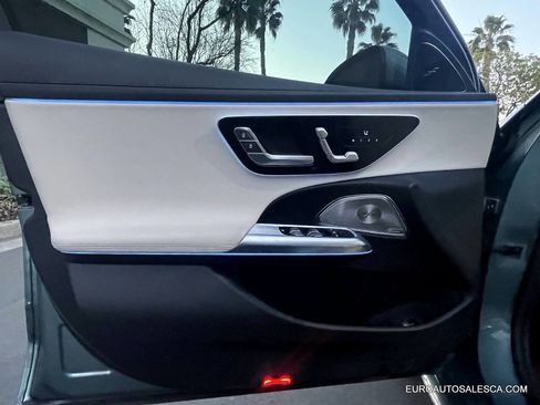 Used 2025 Mercedes-Benz E 350 4MATIC Sedan image 39