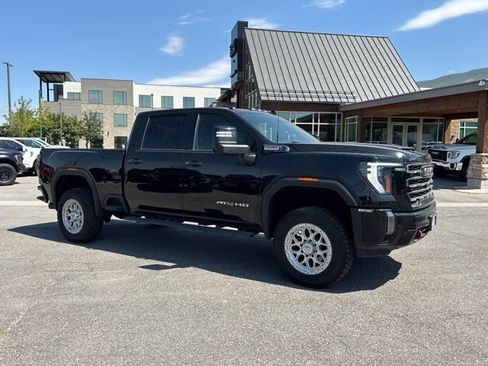 Used 2024 GMC Sierra 3500 AT4 w/ AT4 Preferred Package AWD/4WD image 2