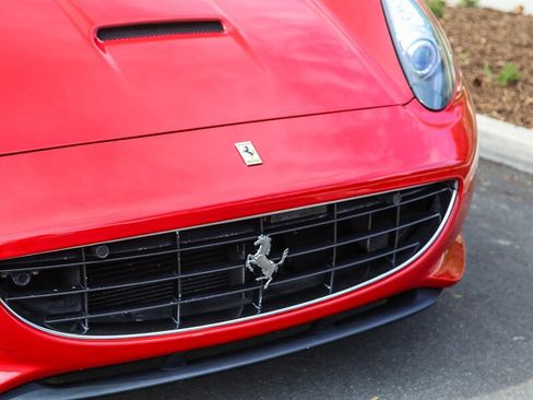 Used 2010 Ferrari California image 12