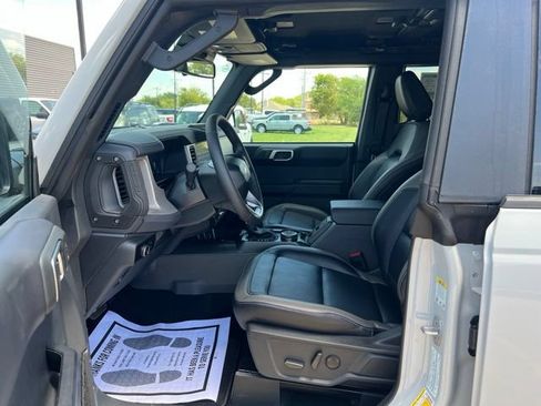 New 2026 Ford Bronco Outer Banks w/ Sasquatch Package AWD/4WD image 9
