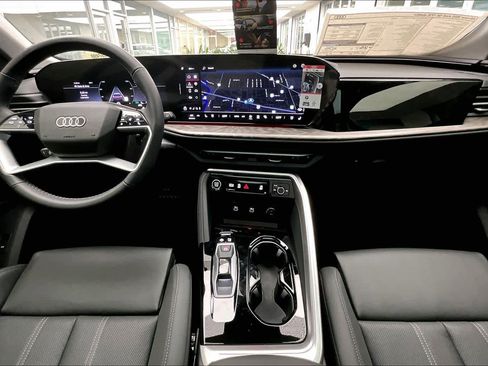 Used 2025 Audi Q5 Premium Plus image 16