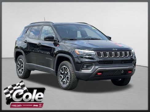 Used 2024 Jeep Compass Trailhawk w/ Trailhawk Elite Group AWD/4WD image 1