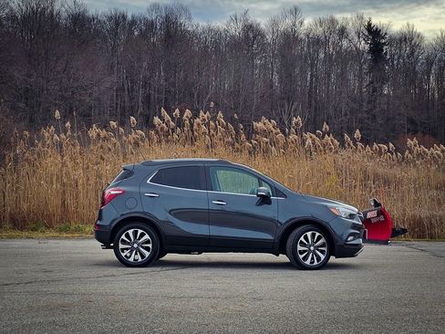 Used 2018 Buick Encore Preferred image 3