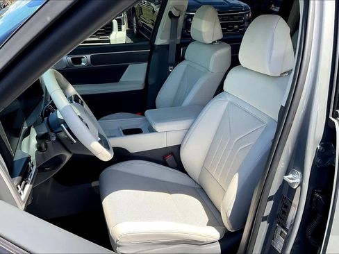 Used 2025 Hyundai Santa Fe SEL image 24