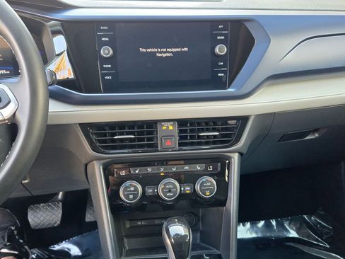 Used 2024 Volkswagen Taos SE image 19