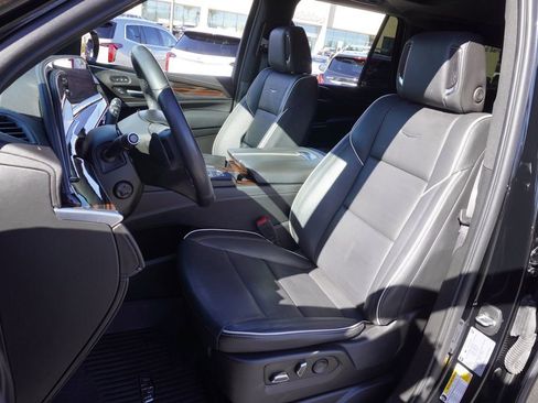 Used 2023 Cadillac Escalade Premium Luxury image 15