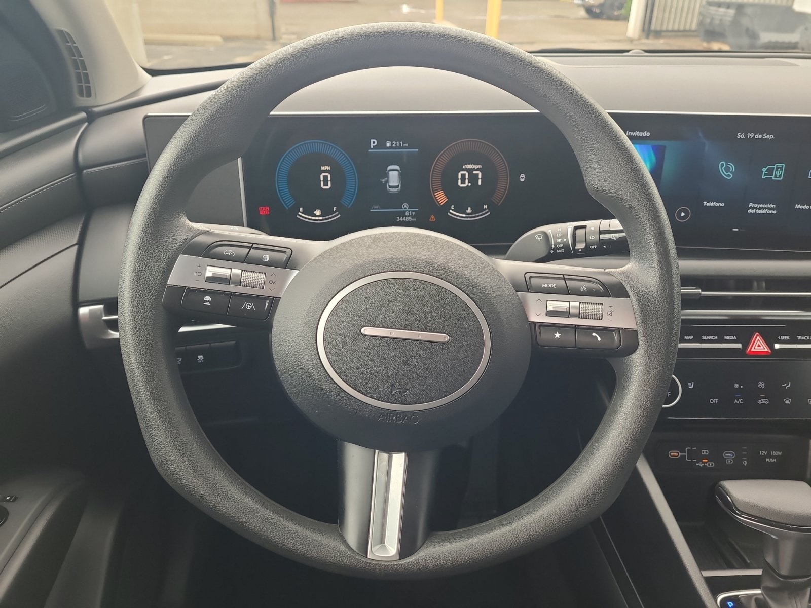 Used 2025 Hyundai Tucson SEL AWD/4WD image 17