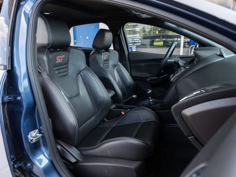 Used 2018 Ford Focus ST w/ Equipment Group 402A FWD image 20