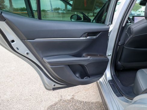 Used 2022 Toyota Camry XSE w/ Navigation Package image 39